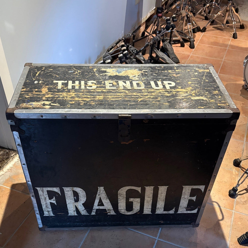 Case en bois/Wooden case - used/usagé