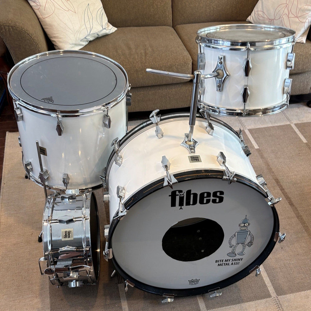 Fibes drum set kit fiber glass/Ensemble de tambours en fibres de verre - used/usagé