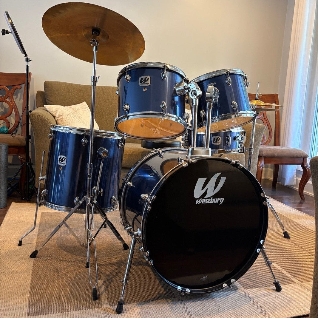 Westbury drum kit set complet/ensemble de tambours complet - used