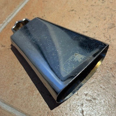 Cloche a vache / cowbell - used/usagée