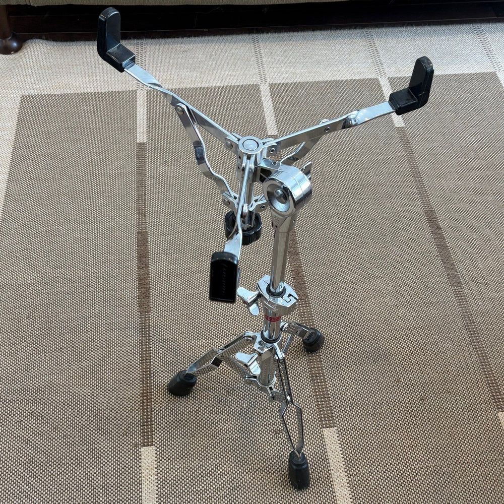Ludwig snare drum stand/trépied a caisse claire - used/usagé