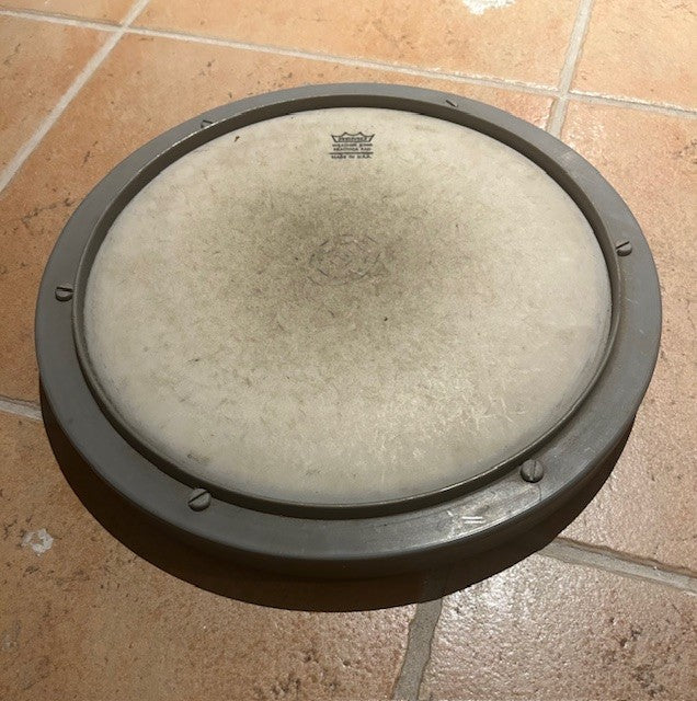 Remo practice pad 10/ pad de practice - used/usagé