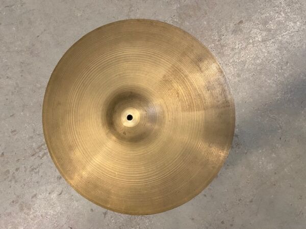 Zildjian Avedis Medium-Thin Crash cymbale 18